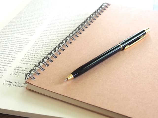 ノートとペン